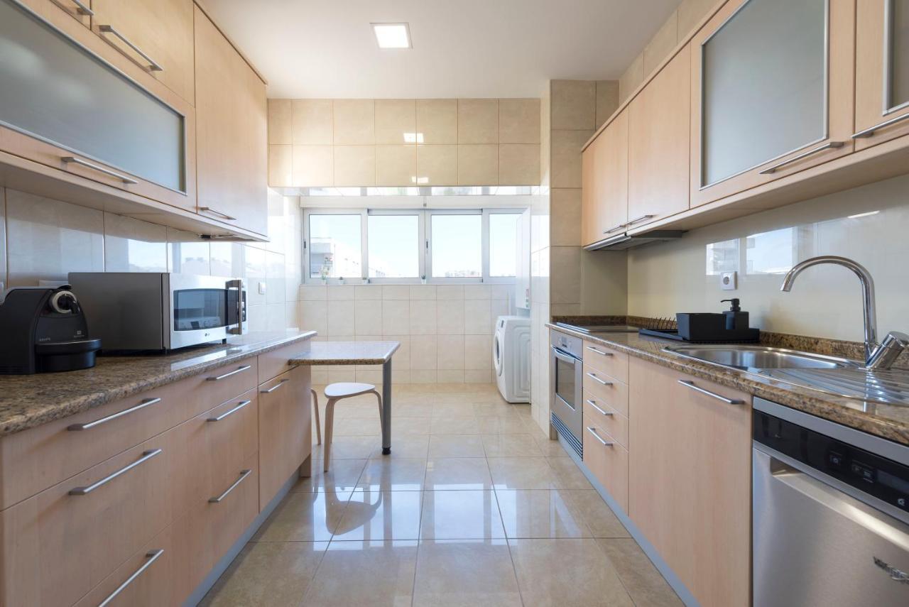 Lovelystay - Downtown Modern 2Br Flat With Free Parking Πόρτο Εξωτερικό φωτογραφία
